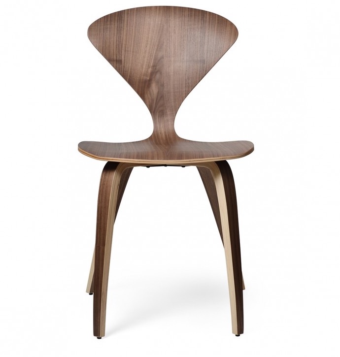 Chaise en bois massif